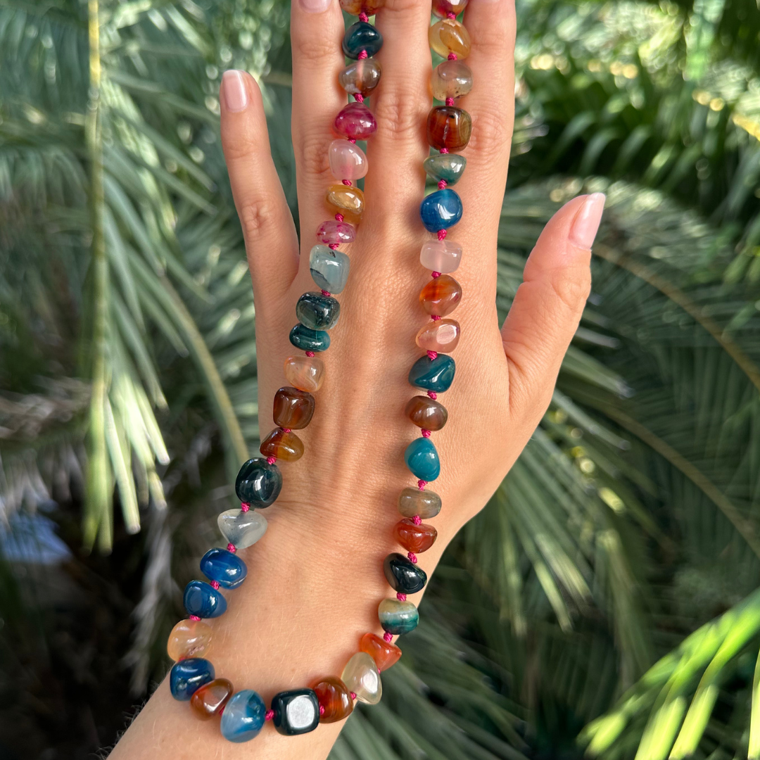Collier en pierres de verre naturelles
