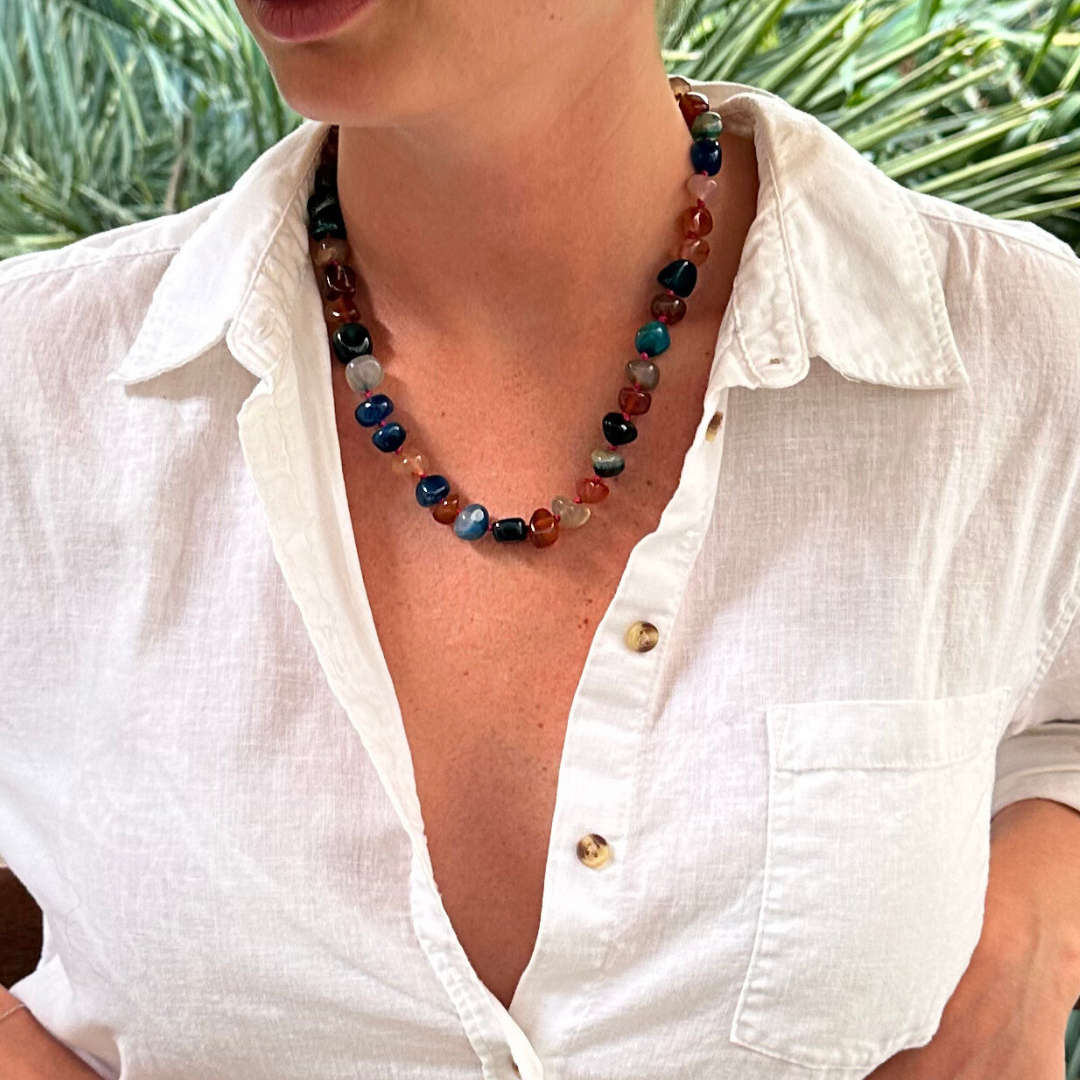 Collier en pierres de verre naturelles