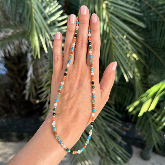 Collier en perles multicolores