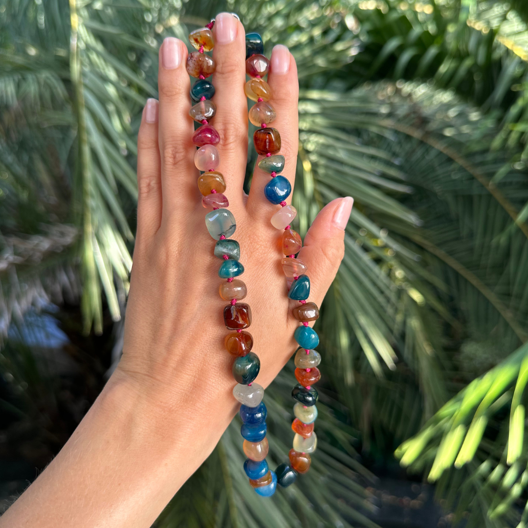Collier en pierres de verre naturelles