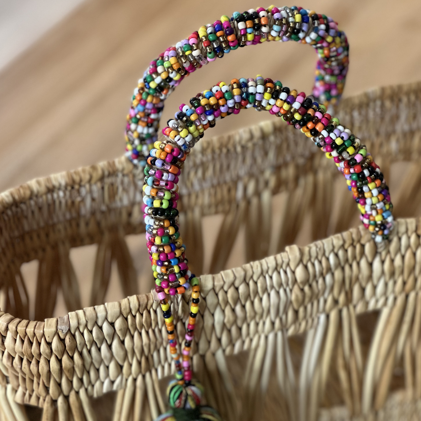 Panier à perles multicolors