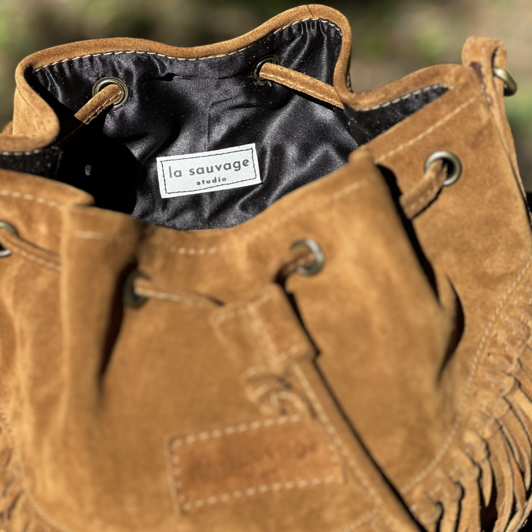 Sac seau en daim chestnut LA SAUVAGE