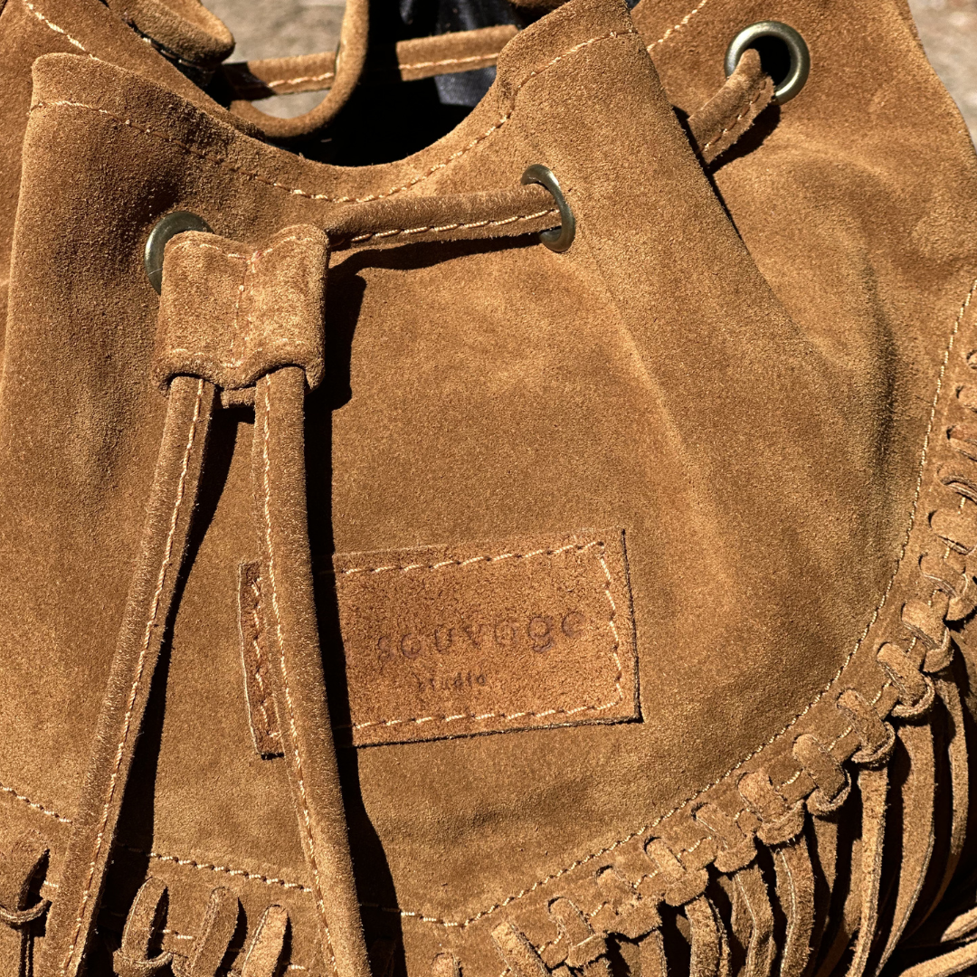 Sac seau en daim chestnut LA SAUVAGE