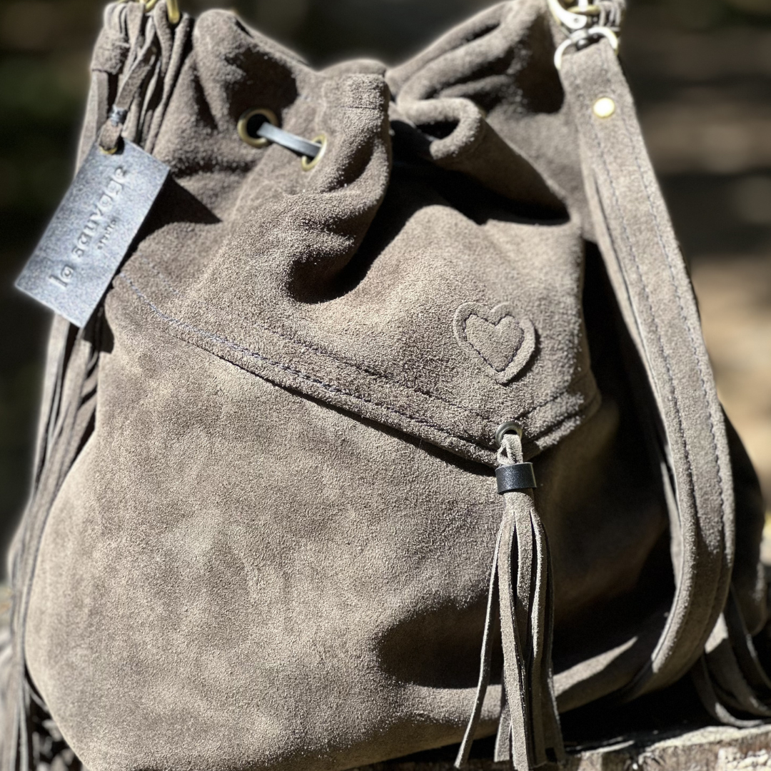 Sac seau en daim taupe LA SAUVAGE