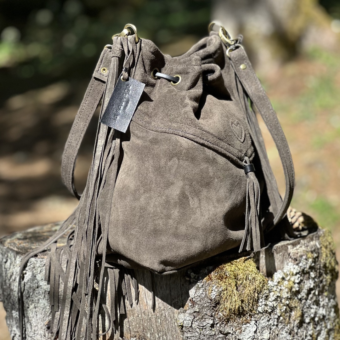 Sac seau en daim taupe LA SAUVAGE
